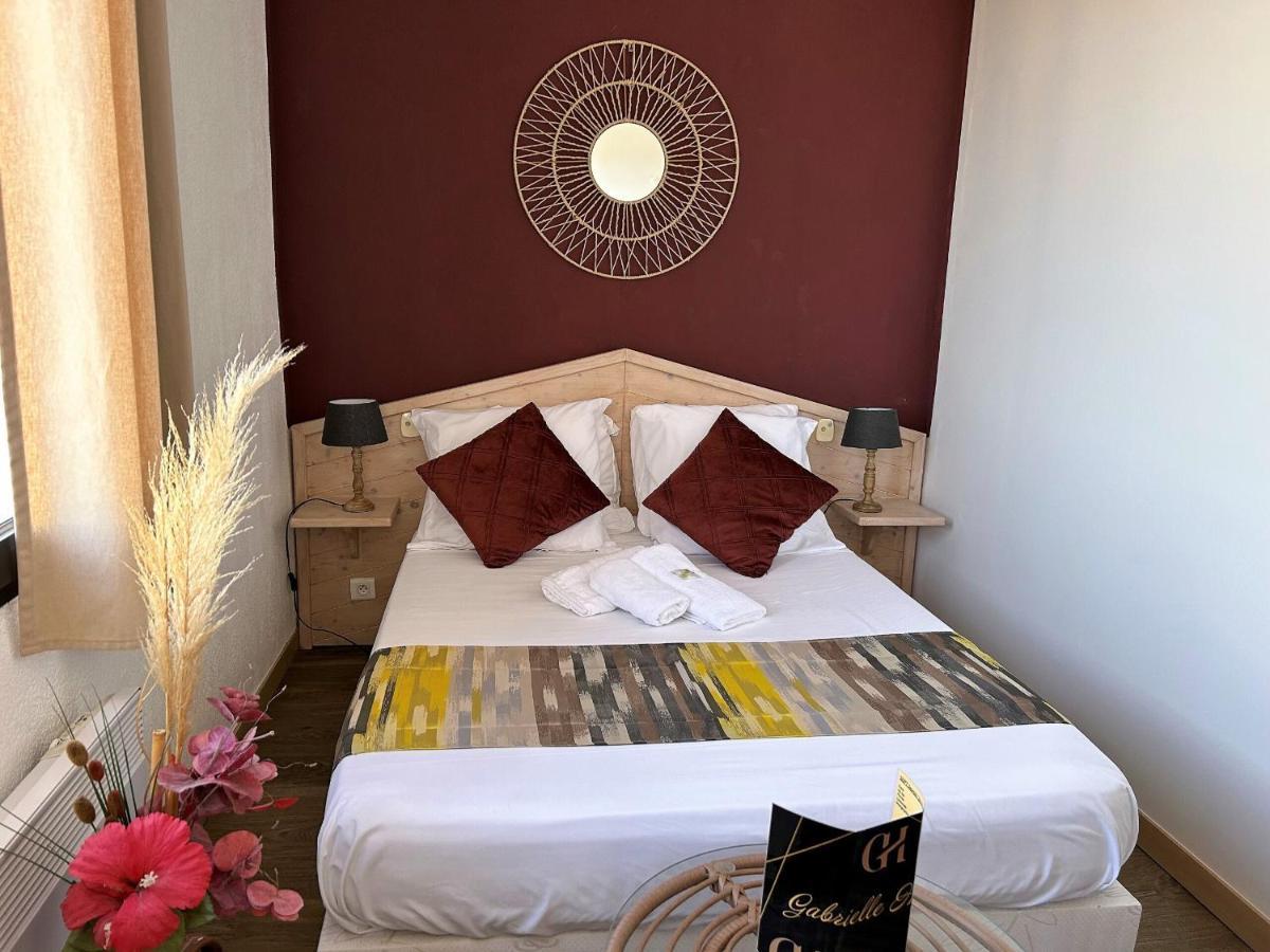 Gabrielle Hotel Еґін Номер фото