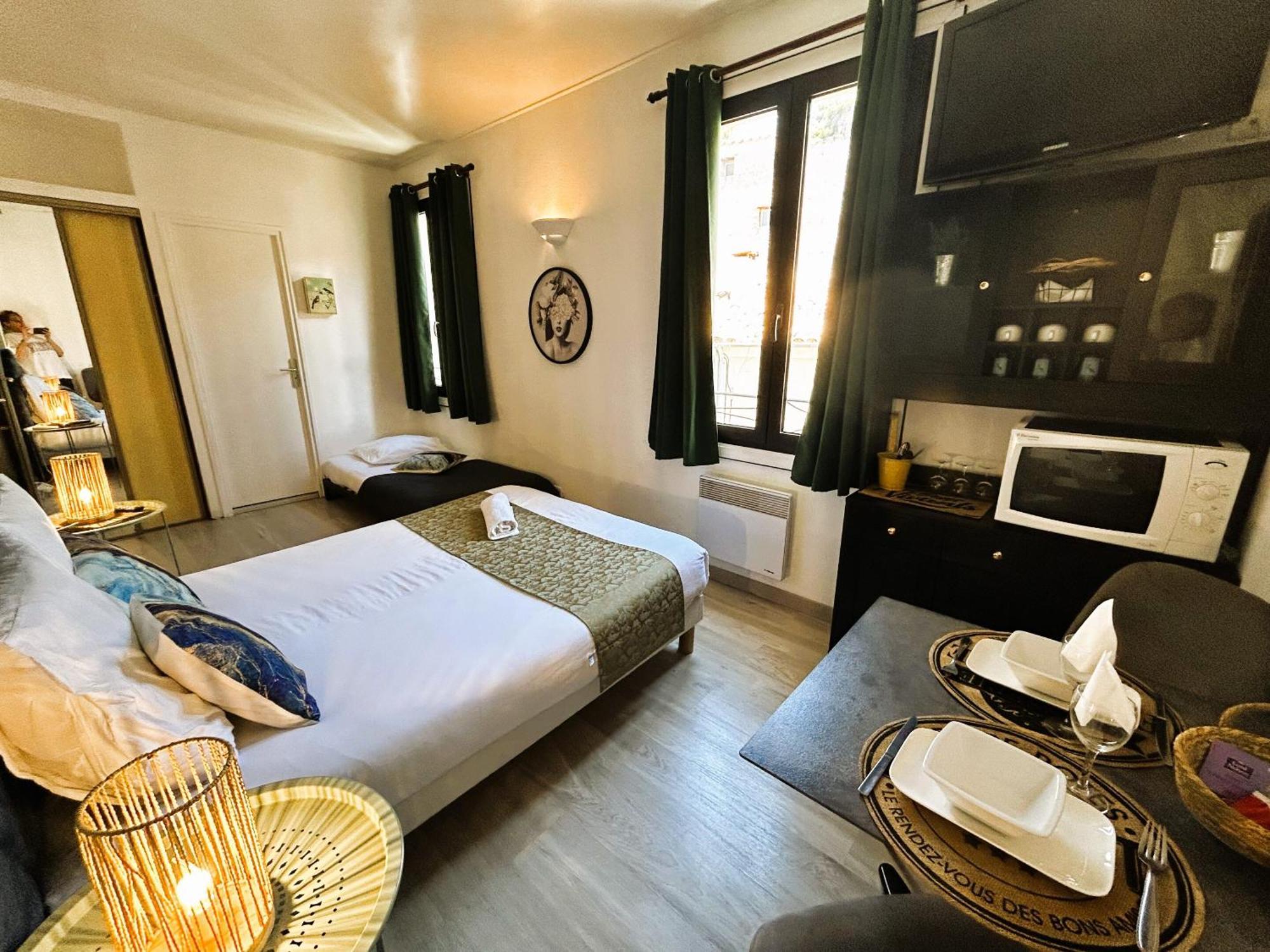 Gabrielle Hotel Еґін Екстер'єр фото