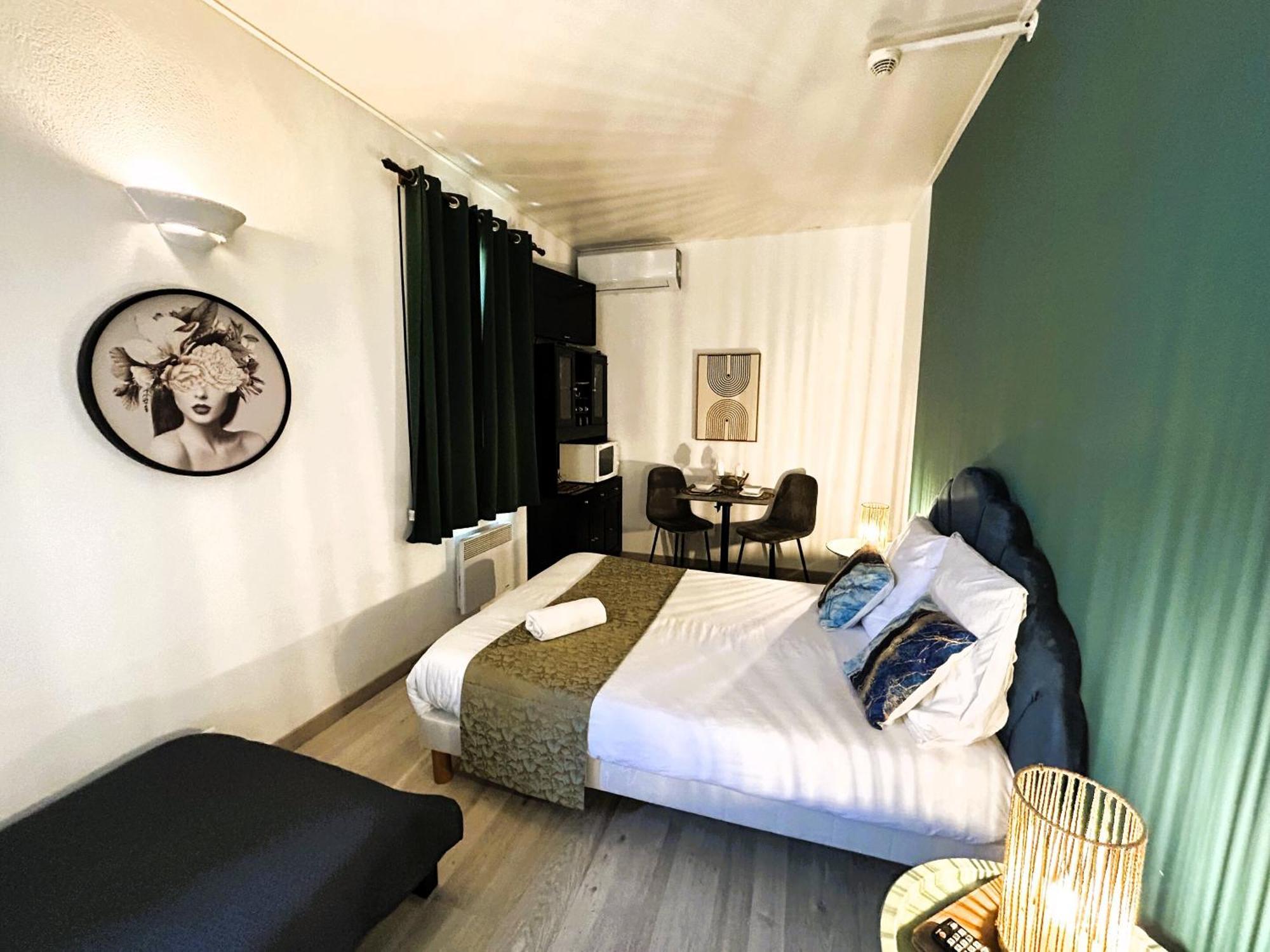 Gabrielle Hotel Еґін Екстер'єр фото