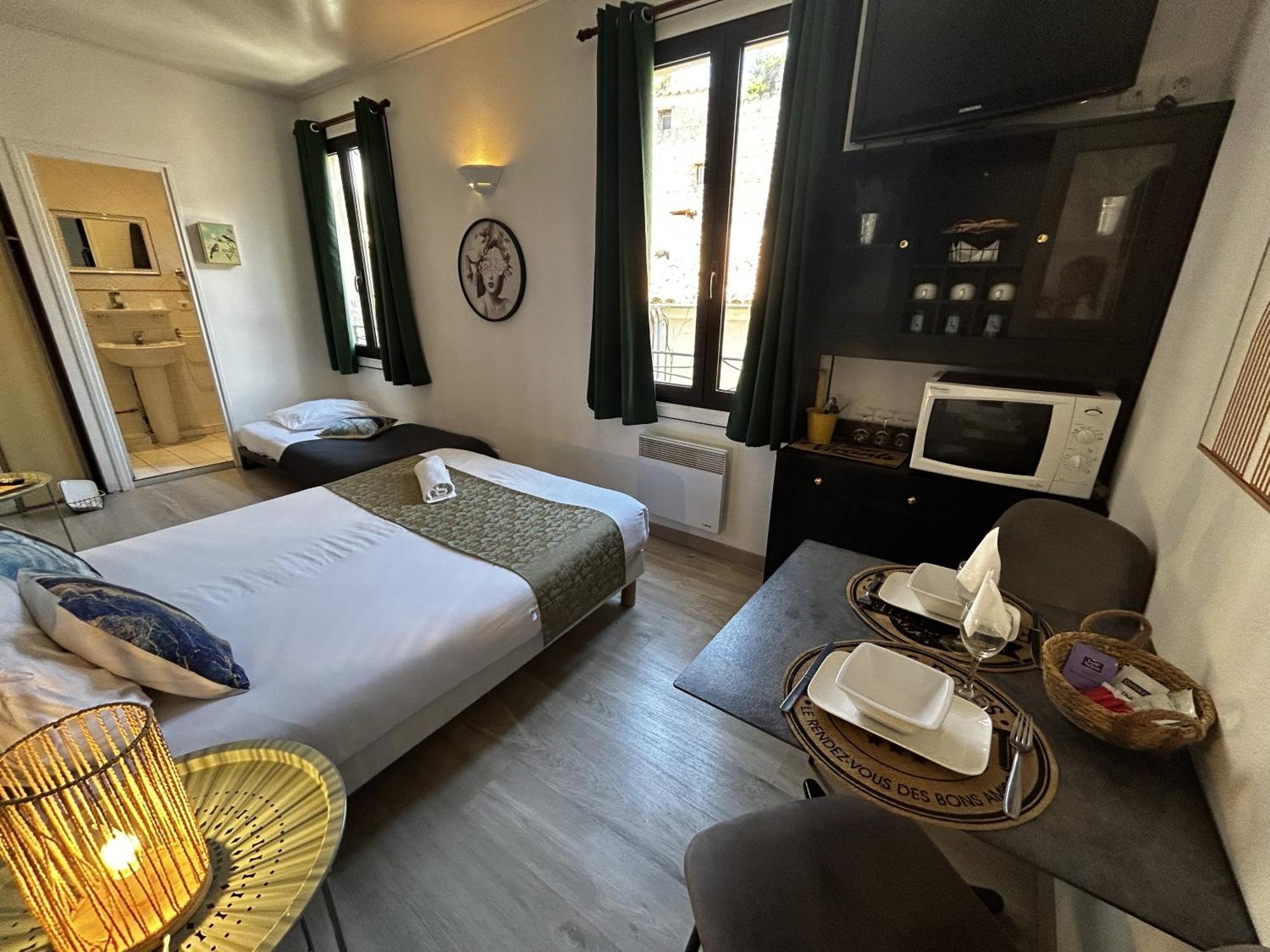 Gabrielle Hotel Еґін Екстер'єр фото